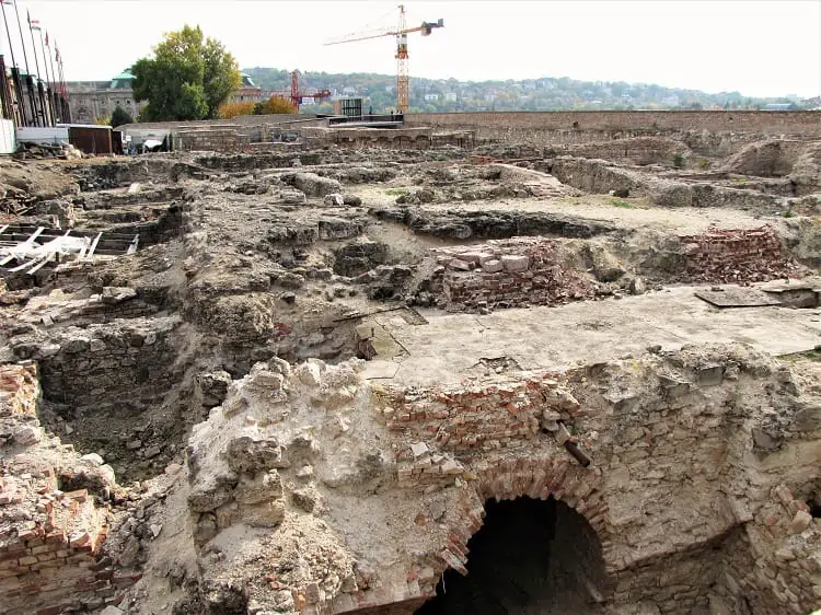 Archaeological reconstruction under way on the "old buda castle" - Budapest Tour 