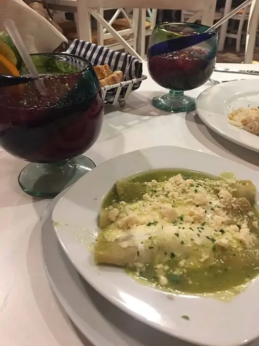 Enchiladas in Green Sauce