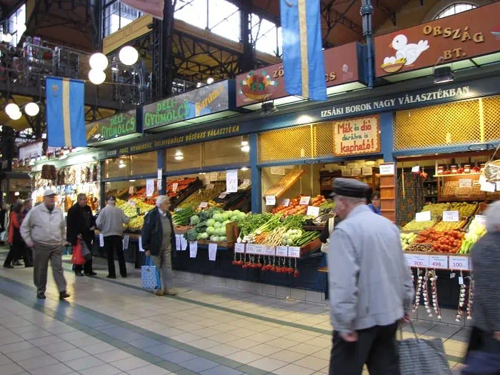 Budapest-Market-Hall-Shoppers
