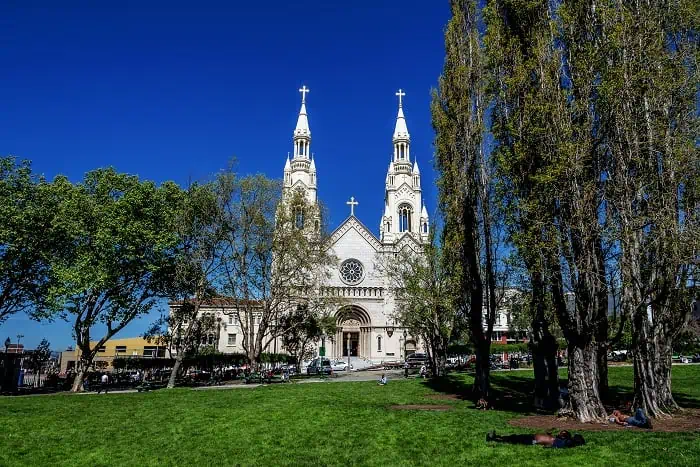 Things to do in San Francisco - Hang out in Washington Square Park