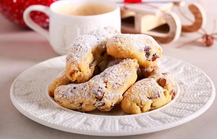 Aunt Maxine’s Delicious Pecan Crescent Cookies