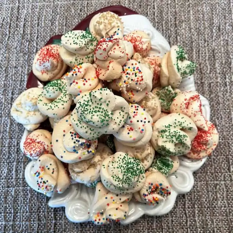 Holiday Meringue Cookies