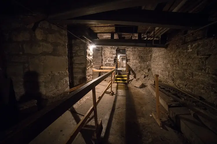 A Glimpse Back In Time on The Seattle Underground Tour