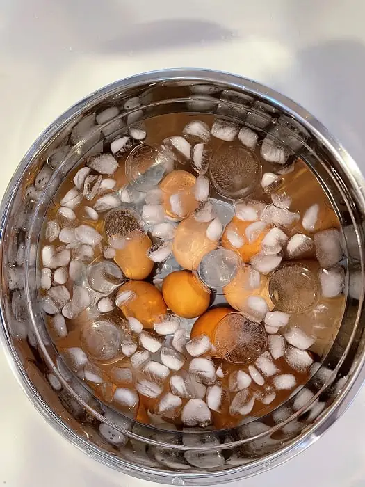 Eggs-in-Ice-Bath