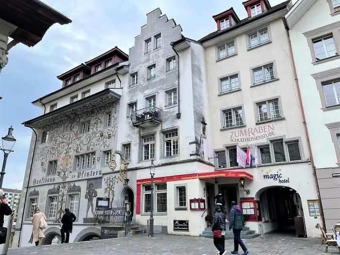 Street-Scene-in-Lucerne