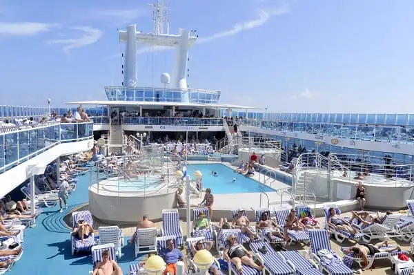 Passengers-Sunning-on-the-Pool-Deck-Island-Princess