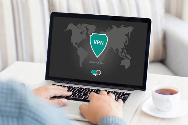 7 Reasons You Should Use A VPN When Traveling