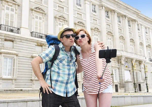 Photo of /Tourists Taking Selfies - How Not To Look Like A Tourist
