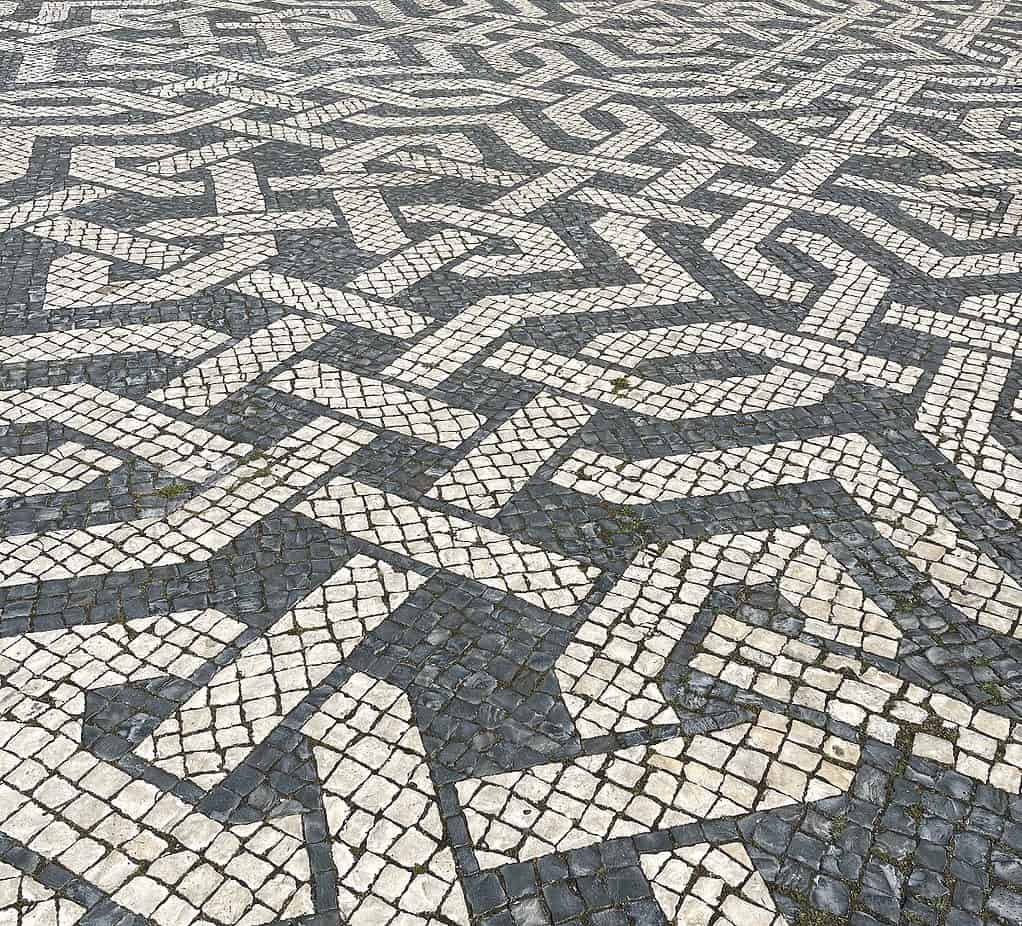 A picture of a cobblestone street in Lisbon Portugal