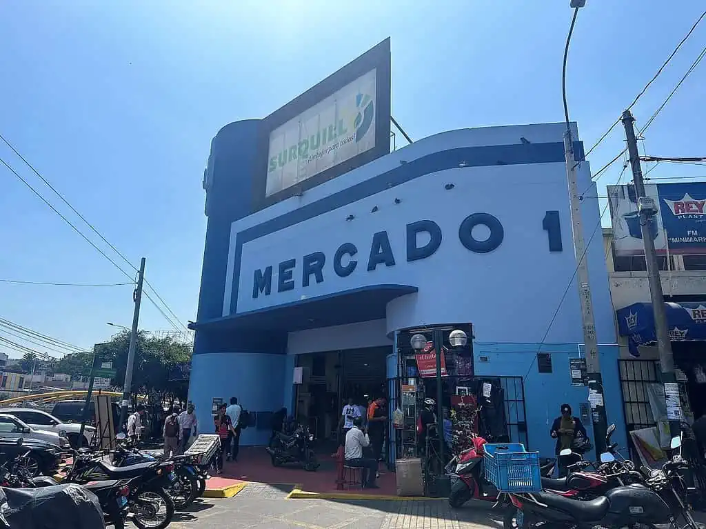 1 Day In Lima Peru - A photo of the front of Mercado No 1 de Surquillo
