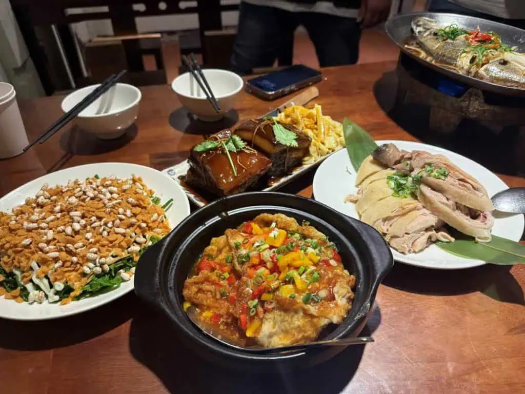 6 Day Taipei & Northern Taiwan Itinerary: Sun Moon Lake, Shifen & Taipei 101 30 Dinner at the farmhouse consisting of greens topped with crunchy nuts, short ribs, chicken, soup, and fish.