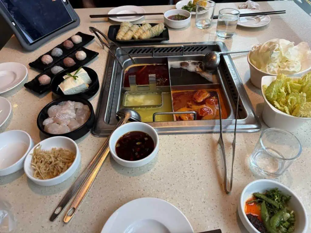 6 Day Taipei & Northern Taiwan Itinerary: Sun Moon Lake, Shifen & Taipei 101 5 Hot Pot Lunch with 4 different broths from not heat to very spicy!