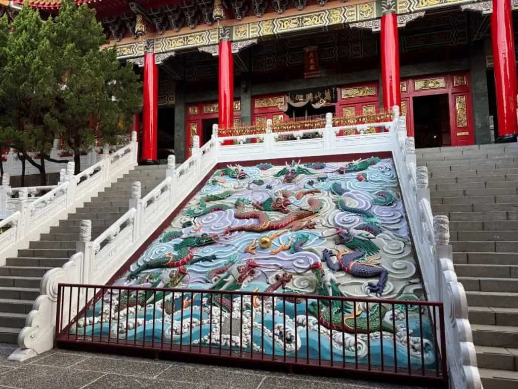 6 Day Taipei & Northern Taiwan Itinerary: Sun Moon Lake, Shifen & Taipei 101 27 Colorful Stone Mosaic at Wen Wu Temple