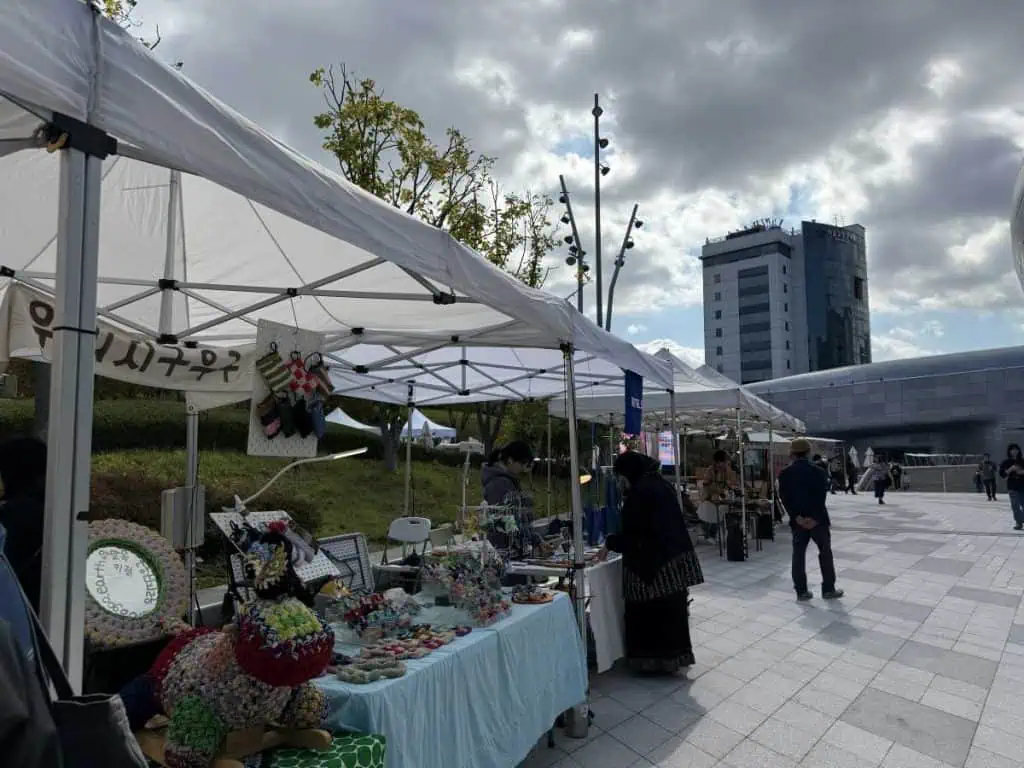 6 Days in Seoul: Royal Palaces, Korean BBQ, Hanbok, and the Unforgettable DMZ 48 Dongdaemun Design Plaza 3
