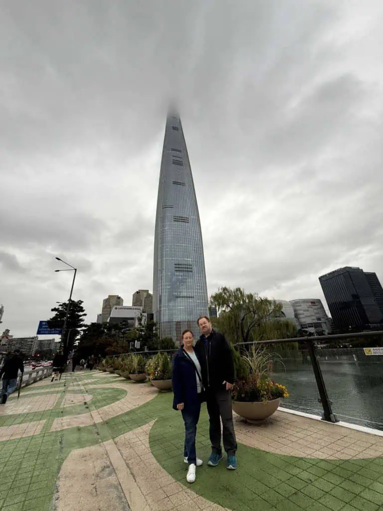 6 Days in Seoul: Royal Palaces, Korean BBQ, Hanbok, and the Unforgettable DMZ 13 Lotte World Mall 2