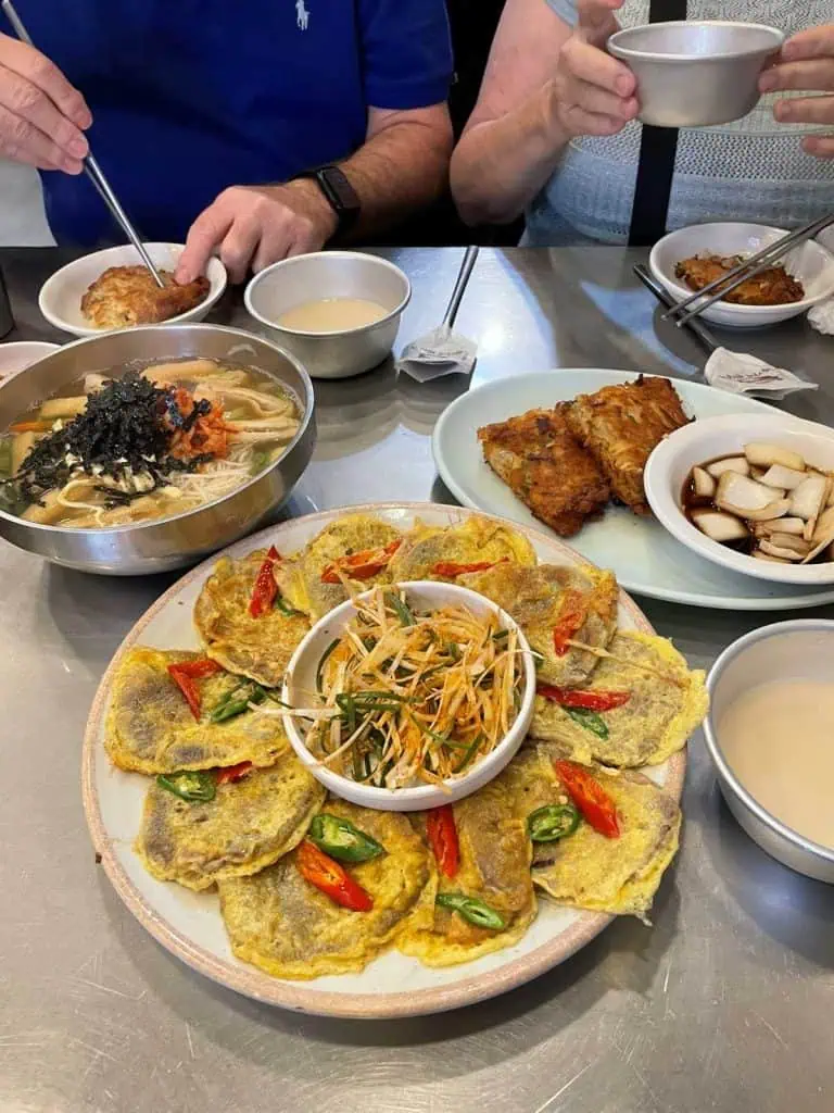 6 Days in Seoul: Royal Palaces, Korean BBQ, Hanbok, and the Unforgettable DMZ 8 Market Lunch Everything