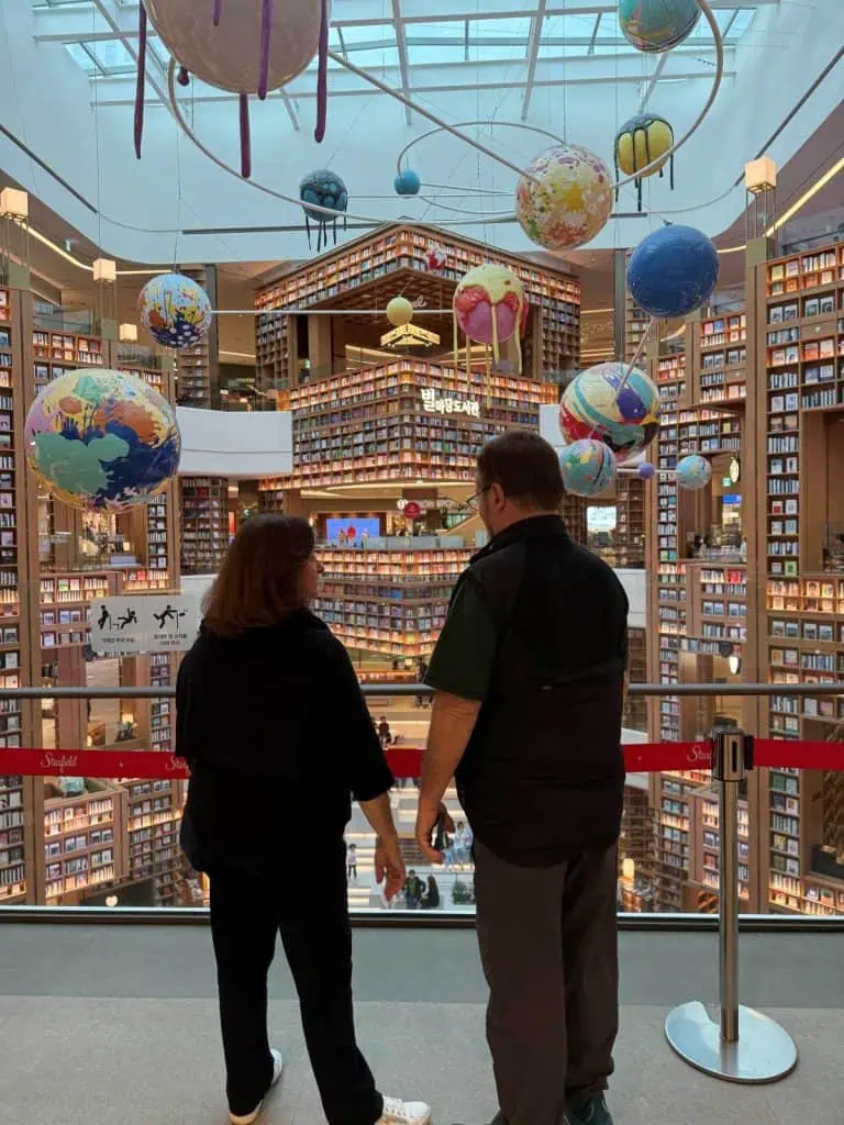 6 Days in Seoul: Royal Palaces, Korean BBQ, Hanbok, and the Unforgettable DMZ 40 Starfield Library 1